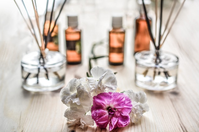 Fragrance and how it is harmful in skincare?